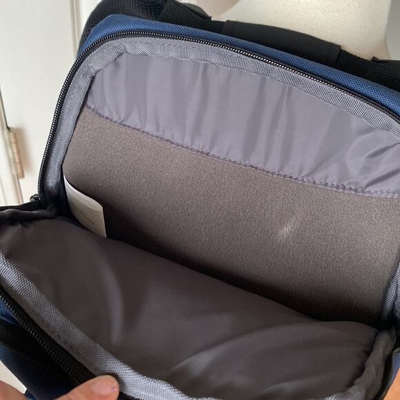 Moleskine Nomad City Collection Medium  Backpack Blue Black - Picture 5 of 13